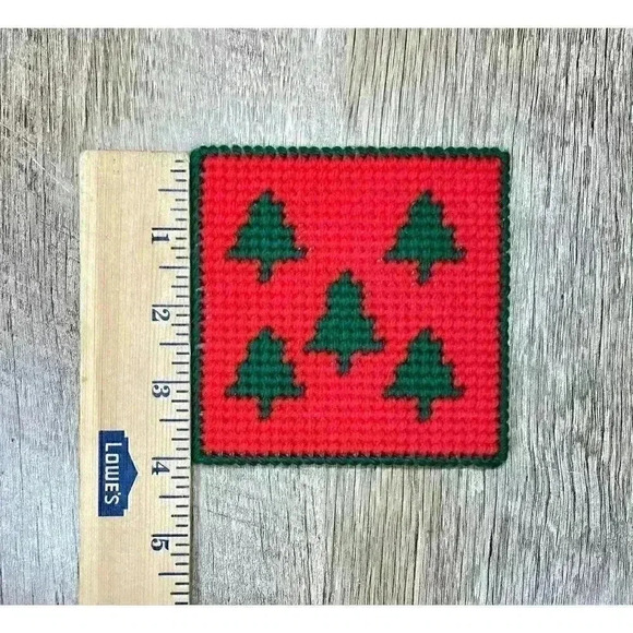 Vtg Needlepoint Coasters Set of 4 Christmas Tree 4” Squares Cork Bottoms Clean - Picture 5 of 6